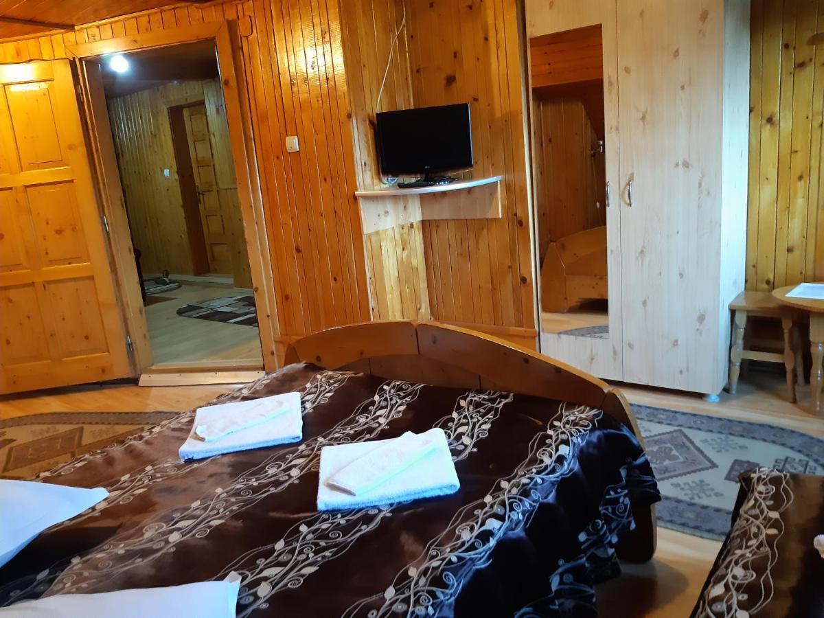 Pensiunea Dealul Frumos برانْ المظهر الخارجي الصورة